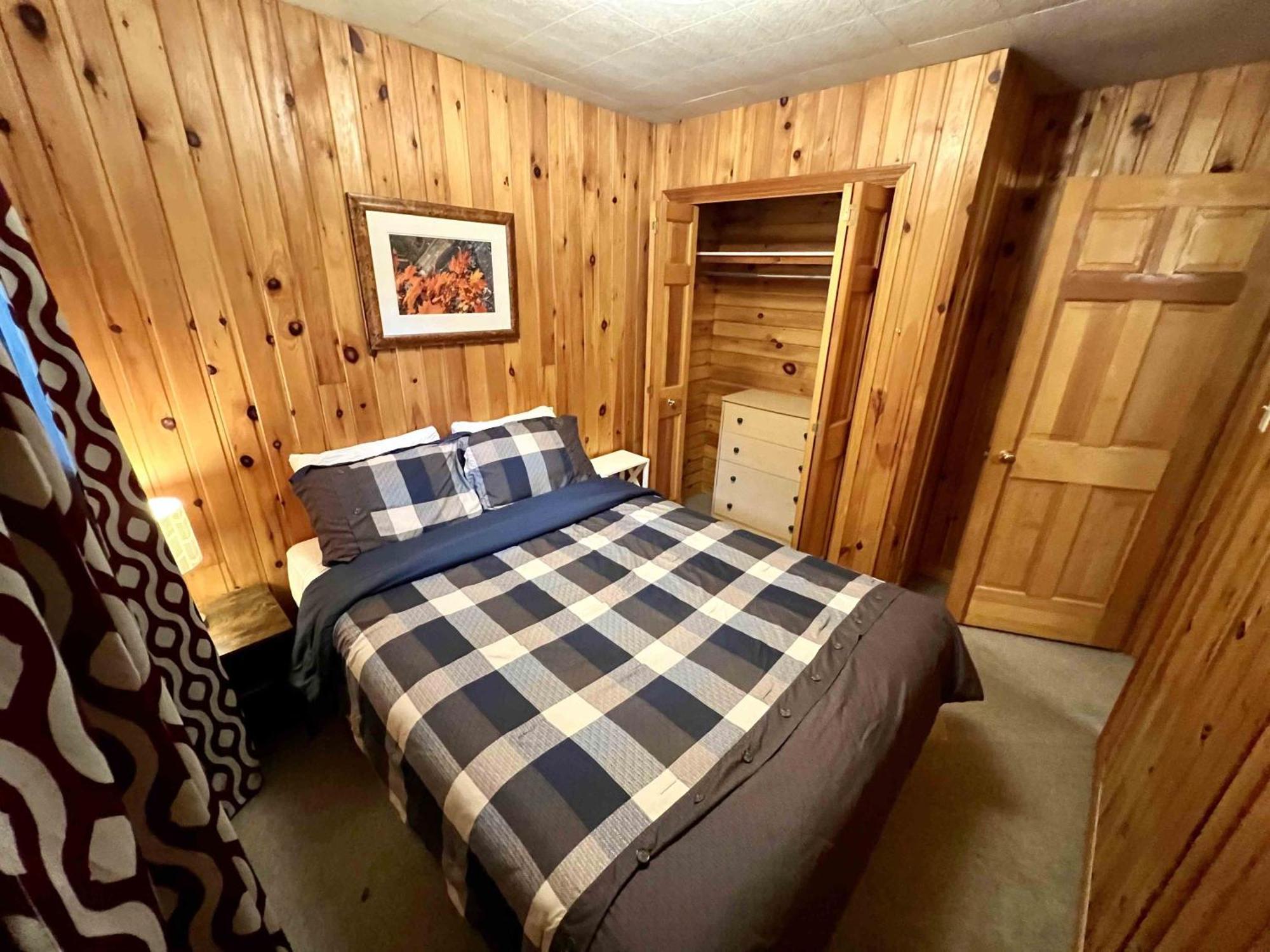High Falls Bay Cottages, Camping & Waterpark 브레이스브리지 외부 사진