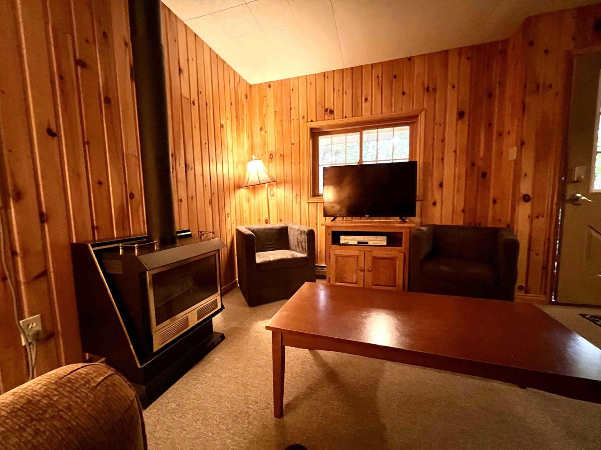 High Falls Bay Cottages, Camping & Waterpark 브레이스브리지 외부 사진