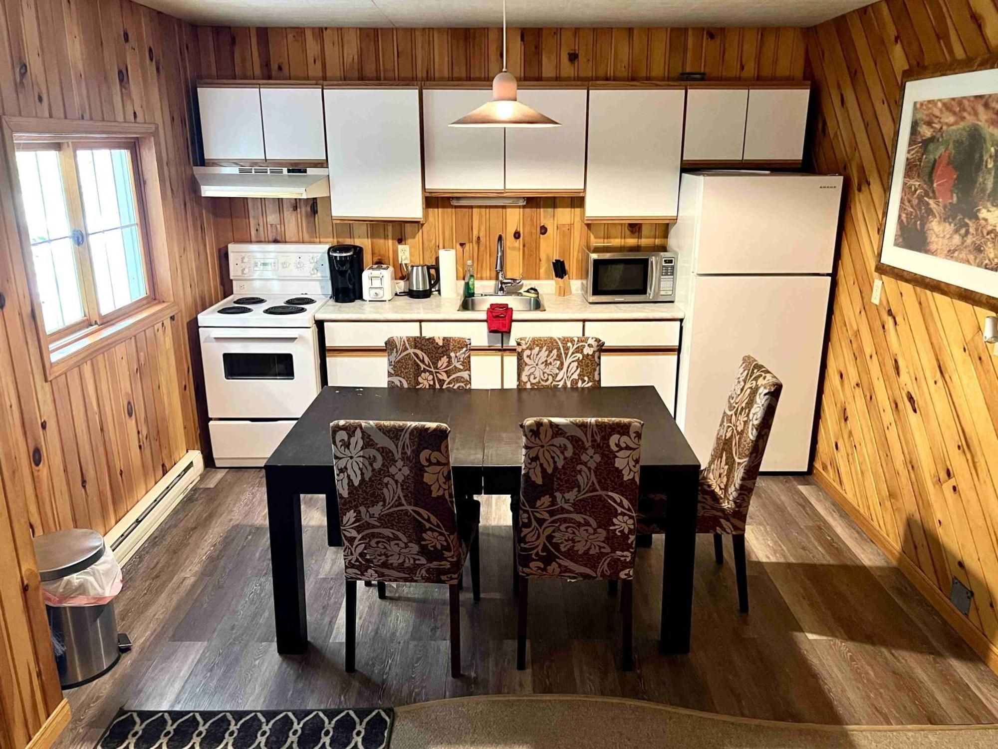 High Falls Bay Cottages, Camping & Waterpark 브레이스브리지 외부 사진