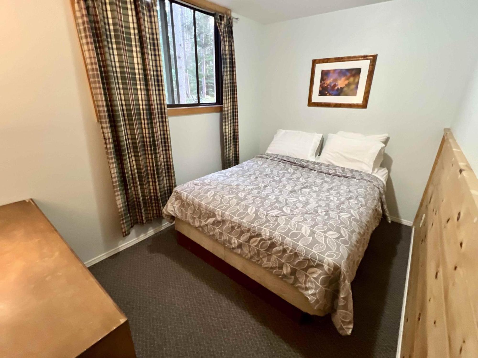 High Falls Bay Cottages, Camping & Waterpark 브레이스브리지 외부 사진