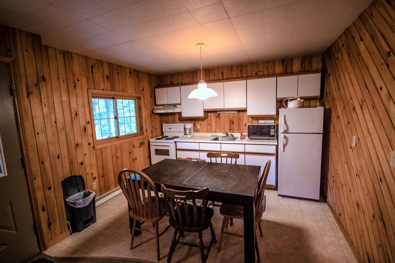 High Falls Bay Cottages, Camping & Waterpark 브레이스브리지 외부 사진